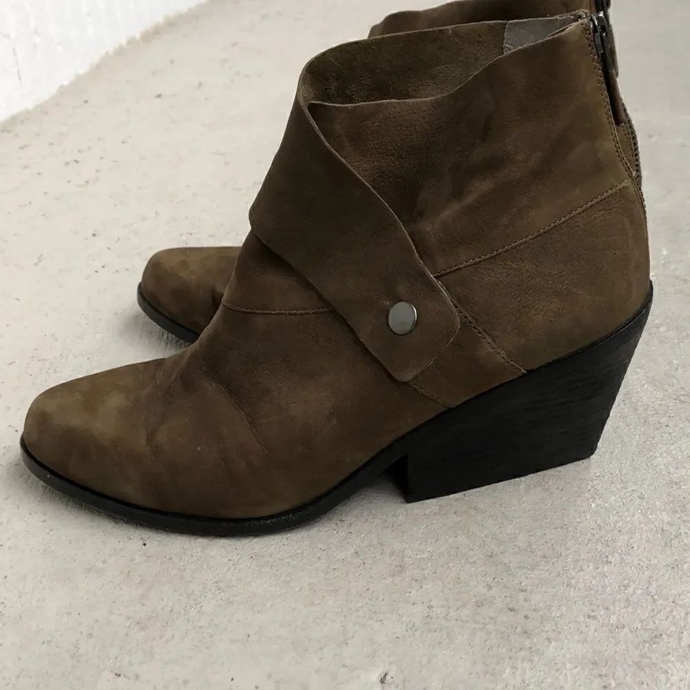 Eileen  Fisher booties - Picture 5 of 7